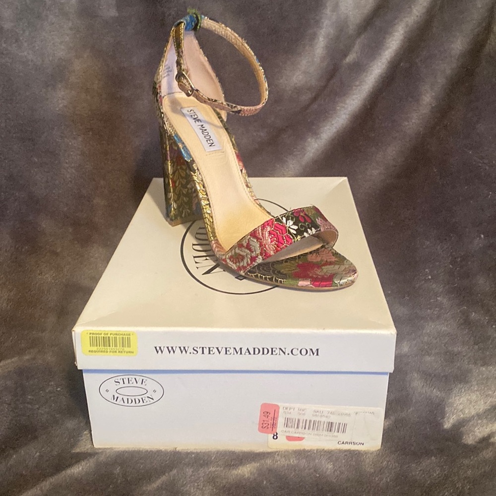 Steve Madden heel